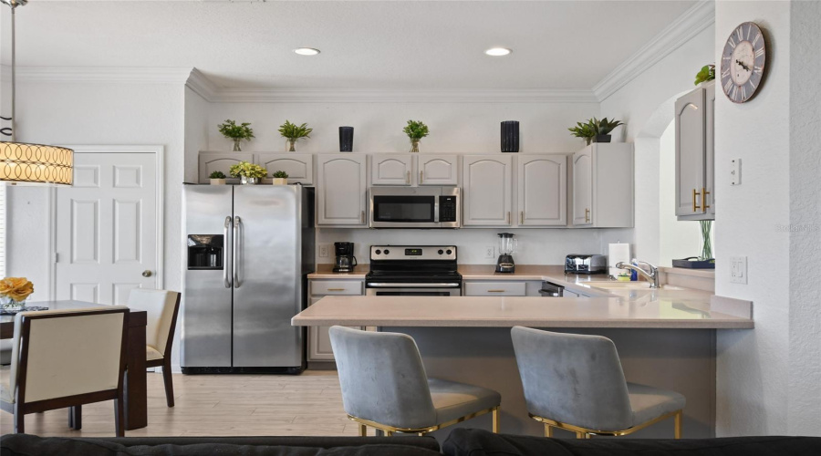 KISSIMMEE, Florida 34747, 6 Bedrooms Bedrooms, ,4 BathroomsBathrooms,Residential,For Sale,BASNETT,0,MFRO6373708