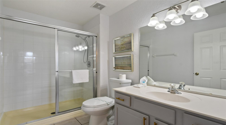 KISSIMMEE, Florida 34747, 6 Bedrooms Bedrooms, ,4 BathroomsBathrooms,Residential,For Sale,BASNETT,0,MFRO6373708