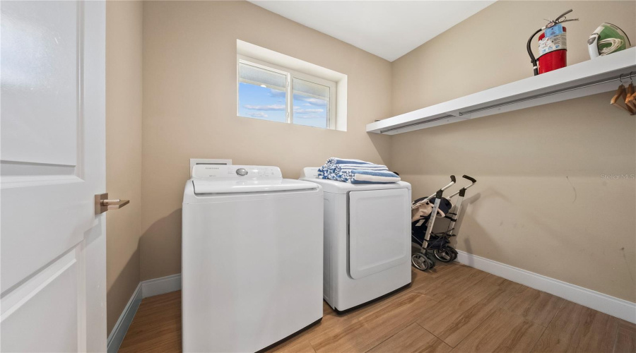 KISSIMMEE, Florida 34747, 4 Bedrooms Bedrooms, ,4 BathroomsBathrooms,Residential,For Sale,BROOKLYN,0,MFRO6409072