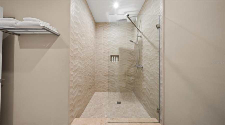KISSIMMEE, Florida 34747, 4 Bedrooms Bedrooms, ,4 BathroomsBathrooms,Residential,For Sale,BROOKLYN,0,MFRO6409072
