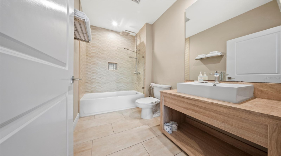 KISSIMMEE, Florida 34747, 4 Bedrooms Bedrooms, ,4 BathroomsBathrooms,Residential,For Sale,BROOKLYN,0,MFRO6409072