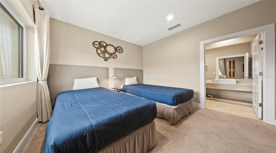 KISSIMMEE, Florida 34747, 4 Bedrooms Bedrooms, ,4 BathroomsBathrooms,Residential,For Sale,BROOKLYN,0,MFRO6409072