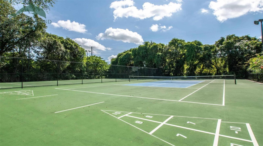 KISSIMMEE, Florida 34747, 7 Bedrooms Bedrooms, ,4 BathroomsBathrooms,Residential,For Sale,SUNRISE KEY,0,MFRO6409259