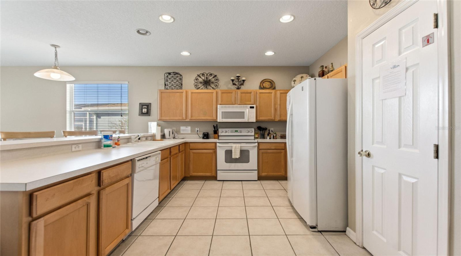 DAVENPORT, Florida 33897, 3 Bedrooms Bedrooms, ,2 BathroomsBathrooms,Residential,For Sale,BONVILLE,0,MFRO6409128