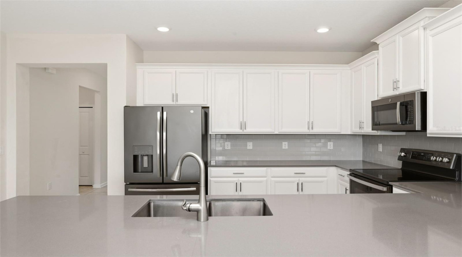 DAVENPORT, Florida 33896, 3 Bedrooms Bedrooms, ,2 BathroomsBathrooms,Residential,For Sale,OCEAN COURSE,0,MFRS5150304