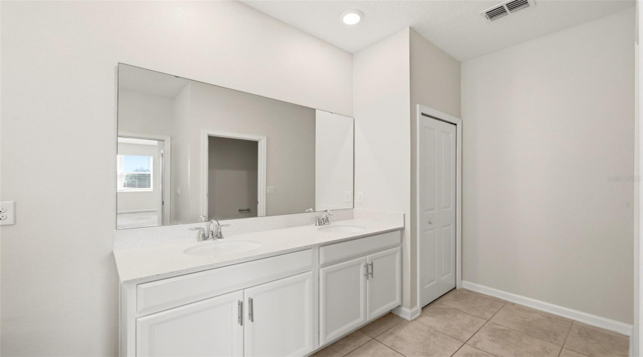 DAVENPORT, Florida 33896, 3 Bedrooms Bedrooms, ,2 BathroomsBathrooms,Residential,For Sale,OCEAN COURSE,0,MFRS5150304