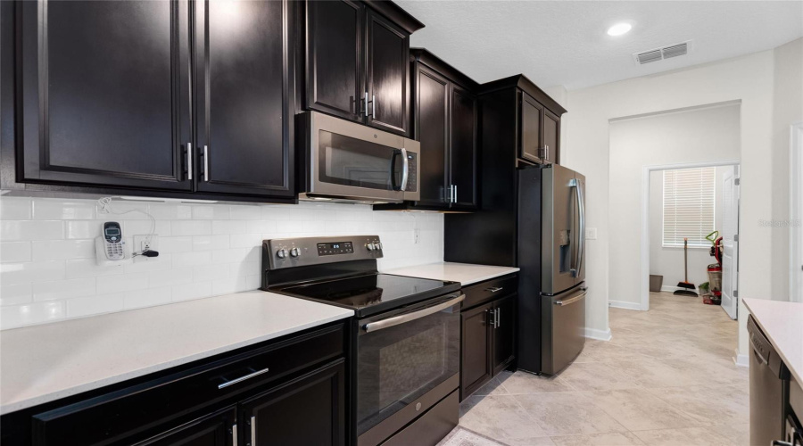 DAVENPORT, Florida 33896, 3 Bedrooms Bedrooms, ,2 BathroomsBathrooms,Residential,For Sale,BLACKWOLF RUN RD,0,MFRS5150290