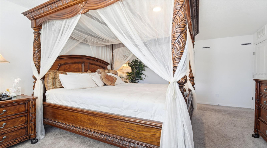 DAVENPORT, Florida 33896, 3 Bedrooms Bedrooms, ,2 BathroomsBathrooms,Residential,For Sale,LONGBOAT,0,MFRS5150354