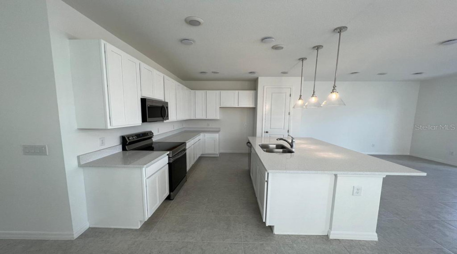 DAVENPORT, Florida 33896, 3 Bedrooms Bedrooms, ,2 BathroomsBathrooms,Residential,For Sale,LONGBOAT,0,MFRS5150354