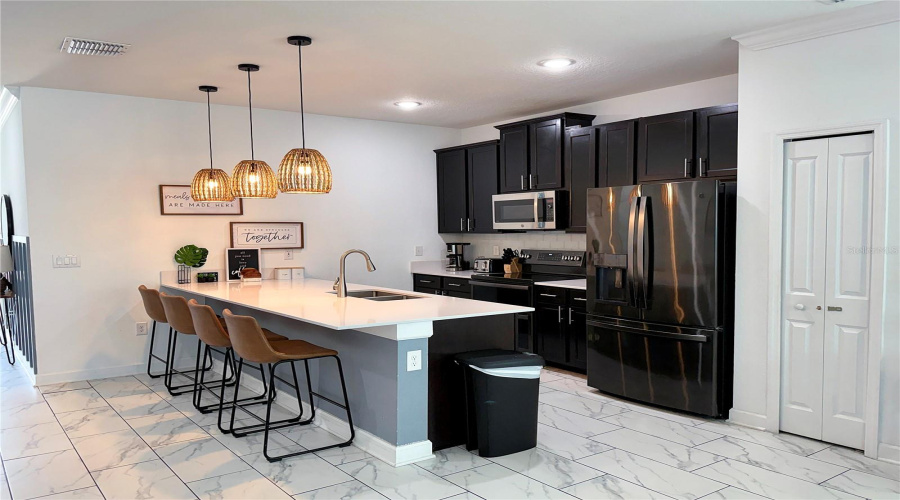 DAVENPORT, Florida 33896, 5 Bedrooms Bedrooms, ,4 BathroomsBathrooms,Residential,For Sale,SPLASH SHOT,0,MFRO6403610