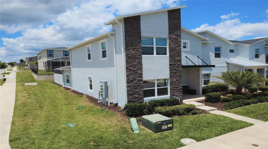 DAVENPORT, Florida 33896, 5 Bedrooms Bedrooms, ,4 BathroomsBathrooms,Residential,For Sale,SPLASH SHOT,0,MFRO6403610