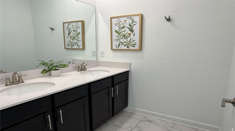 DAVENPORT, Florida 33896, 5 Bedrooms Bedrooms, ,4 BathroomsBathrooms,Residential,For Sale,SPLASH SHOT,0,MFRO6403610