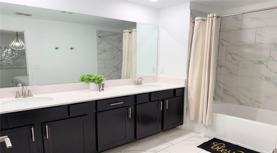 DAVENPORT, Florida 33896, 5 Bedrooms Bedrooms, ,4 BathroomsBathrooms,Residential,For Sale,SPLASH SHOT,0,MFRO6403610