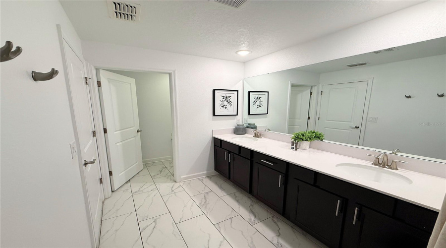 DAVENPORT, Florida 33896, 5 Bedrooms Bedrooms, ,4 BathroomsBathrooms,Residential,For Sale,SPLASH SHOT,0,MFRO6403610