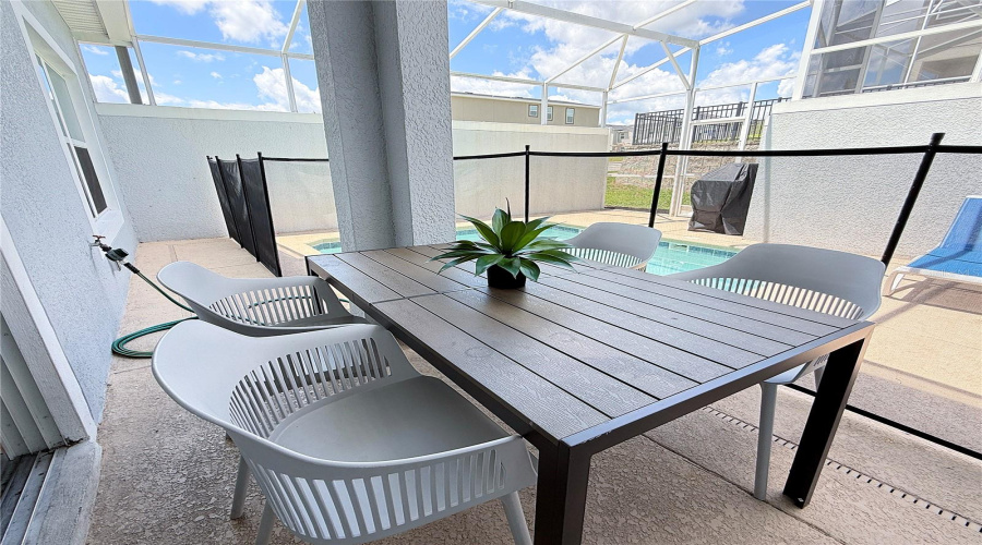 DAVENPORT, Florida 33896, 5 Bedrooms Bedrooms, ,4 BathroomsBathrooms,Residential,For Sale,SPLASH SHOT,0,MFRO6403610