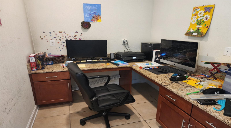 DAVENPORT, Florida 33896, 5 Bedrooms Bedrooms, ,3 BathroomsBathrooms,Residential,For Sale,BUNKER,0,MFRO6409589