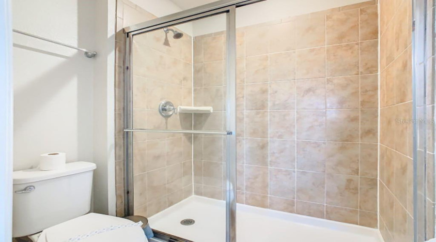 DAVENPORT, Florida 33837, 5 Bedrooms Bedrooms, ,4 BathroomsBathrooms,Residential,For Sale,TERRASONESTA,0,MFRO6409515