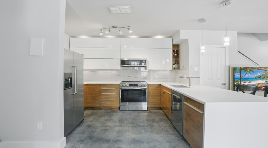 CELEBRATION, Florida 34747, 2 Bedrooms Bedrooms, ,2 BathroomsBathrooms,Residential,For Sale,CENTERVALE,0,MFRO6409340