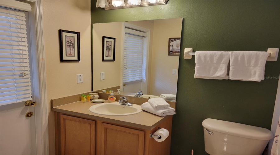 Bathroom 2 / Pool Bath