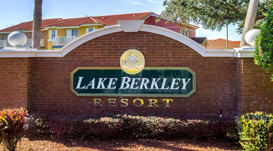 KISSIMMEE, Florida 34746, 5 Bedrooms Bedrooms, ,3 BathroomsBathrooms,Residential,For Sale,LAKE BERKLEY,0,MFRO6367556