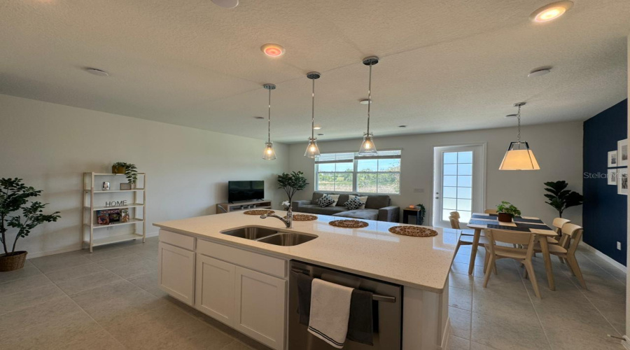 Davenport, Florida 33896, 3 Bedrooms Bedrooms, ,2 Bathroomsbathrooms,Residential,For Sale,Longboat,0,Mfro6409632
