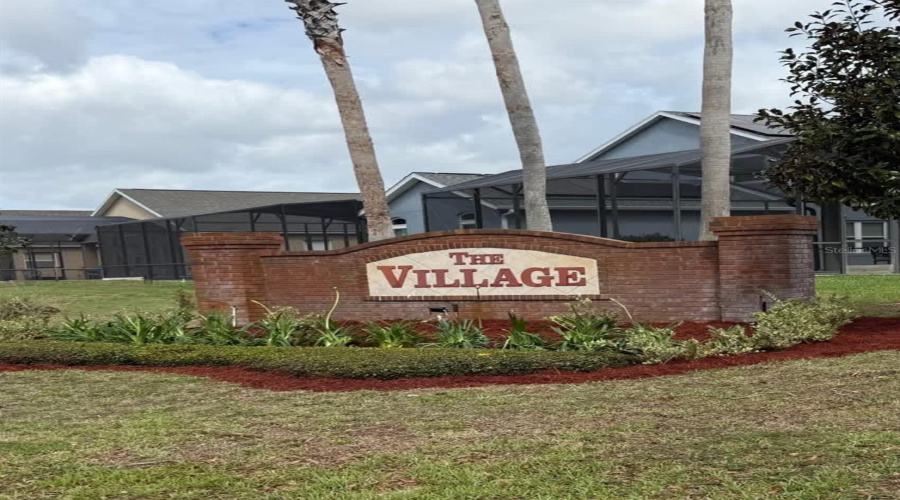 Roundabout entry