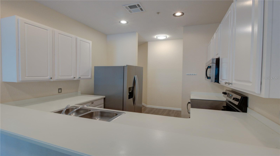 DAVENPORT, Florida 33897, 3 Bedrooms Bedrooms, ,2 BathroomsBathrooms,Residential,For Sale,LUCAYA,0,MFRTB8510407