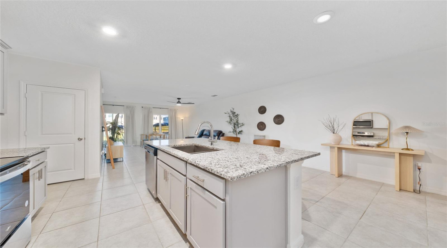 DAVENPORT, Florida 33897, 3 Bedrooms Bedrooms, ,2 BathroomsBathrooms,Residential,For Sale,MIRABELLA CIR,0,MFRS5150306