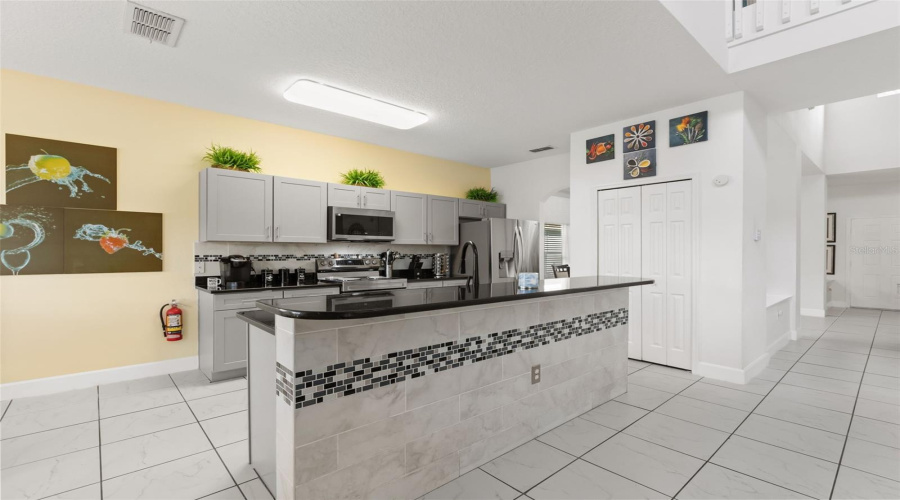 DAVENPORT, Florida 33897, 5 Bedrooms Bedrooms, ,4 BathroomsBathrooms,Residential,For Sale,HIGHGATE PARK,0,MFRO6409488
