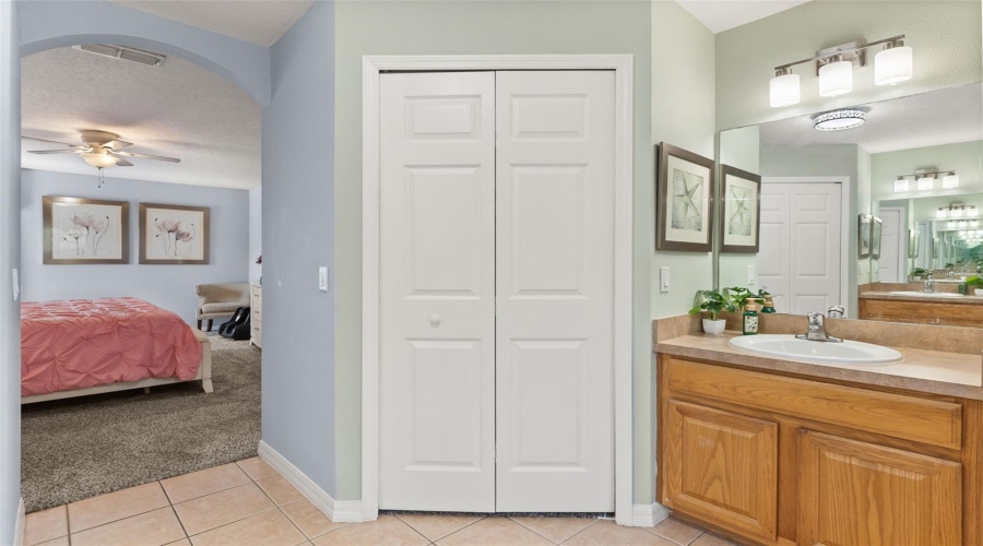 DAVENPORT, Florida 33897, 5 Bedrooms Bedrooms, ,4 BathroomsBathrooms,Residential,For Sale,HIGHGATE PARK,0,MFRO6409488