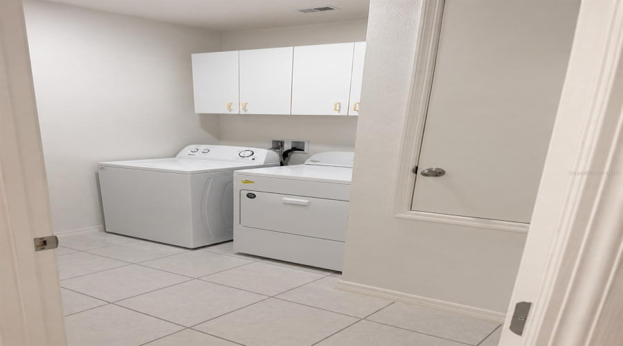 DAVENPORT, Florida 33837, 4 Bedrooms Bedrooms, ,2 BathroomsBathrooms,Residential,For Sale,PINECREST,0,MFRS5150319