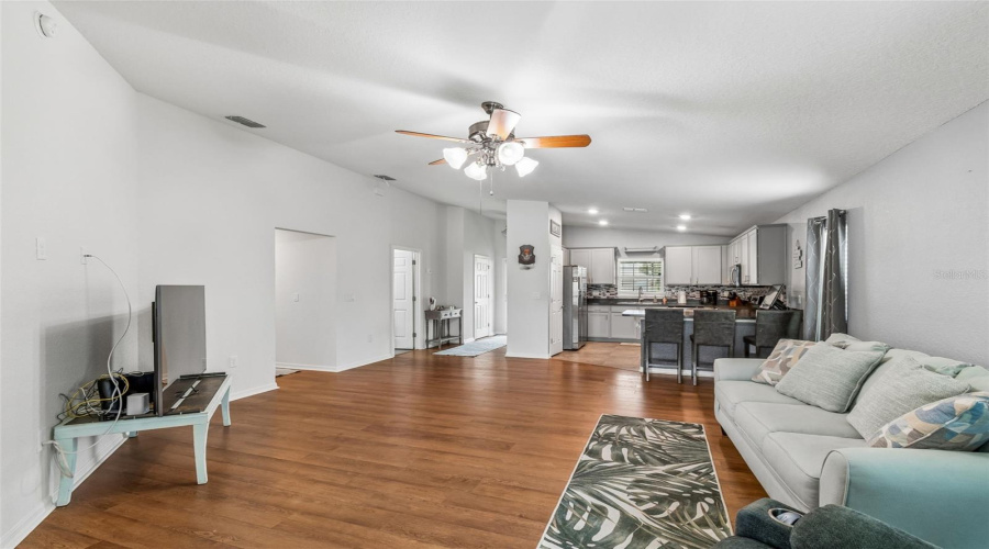 DAVENPORT, Florida 33837, 3 Bedrooms Bedrooms, ,2 BathroomsBathrooms,Residential,For Sale,FOXTAIL,0,MFRTB8510974