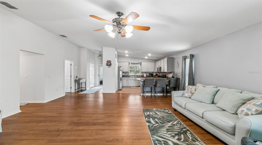 DAVENPORT, Florida 33837, 3 Bedrooms Bedrooms, ,2 BathroomsBathrooms,Residential,For Sale,FOXTAIL,0,MFRTB8510974