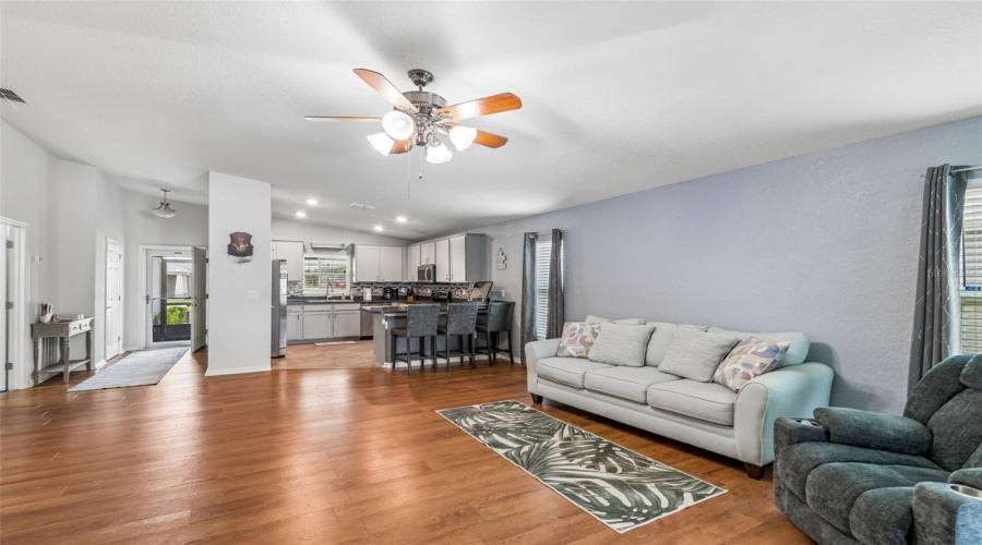 DAVENPORT, Florida 33837, 3 Bedrooms Bedrooms, ,2 BathroomsBathrooms,Residential,For Sale,FOXTAIL,0,MFRTB8510974