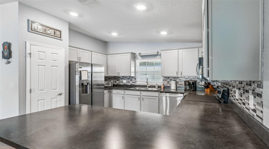 DAVENPORT, Florida 33837, 3 Bedrooms Bedrooms, ,2 BathroomsBathrooms,Residential,For Sale,FOXTAIL,0,MFRTB8510974