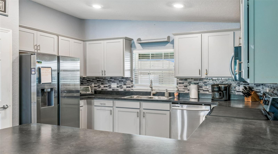 DAVENPORT, Florida 33837, 3 Bedrooms Bedrooms, ,2 BathroomsBathrooms,Residential,For Sale,FOXTAIL,0,MFRTB8510974