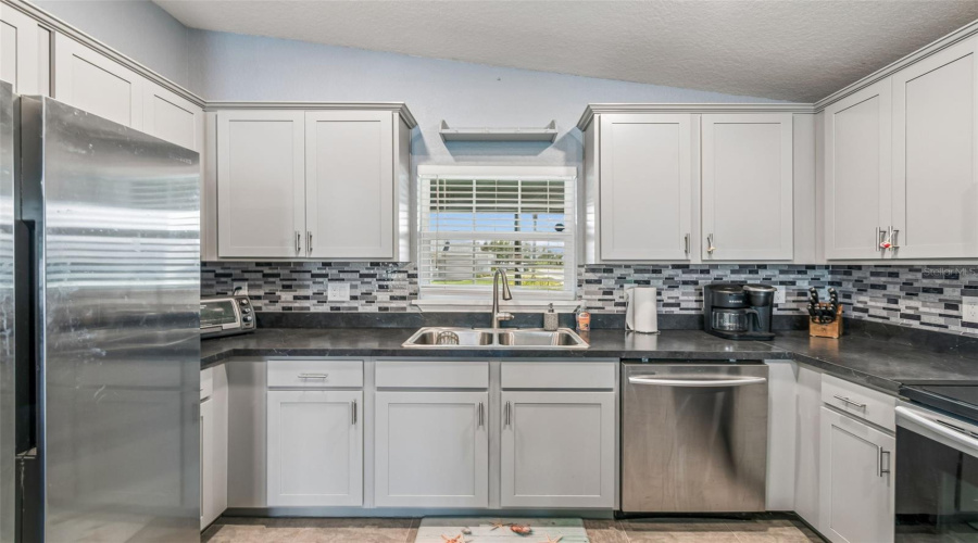 DAVENPORT, Florida 33837, 3 Bedrooms Bedrooms, ,2 BathroomsBathrooms,Residential,For Sale,FOXTAIL,0,MFRTB8510974
