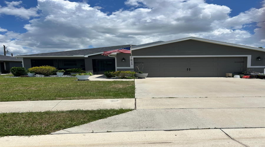 DAVENPORT, Florida 33837, 3 Bedrooms Bedrooms, ,2 BathroomsBathrooms,Residential,For Sale,FOXTAIL,0,MFRTB8510974