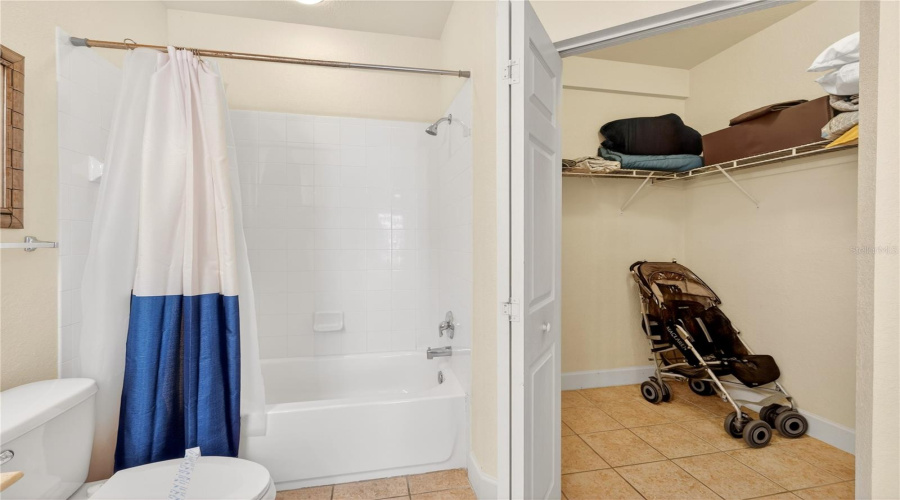 KISSIMMEE, Florida 34746, 4 Bedrooms Bedrooms, ,3 BathroomsBathrooms,Residential,For Sale,LUCAYAN HARBOUR CIR,0,MFRO6379583