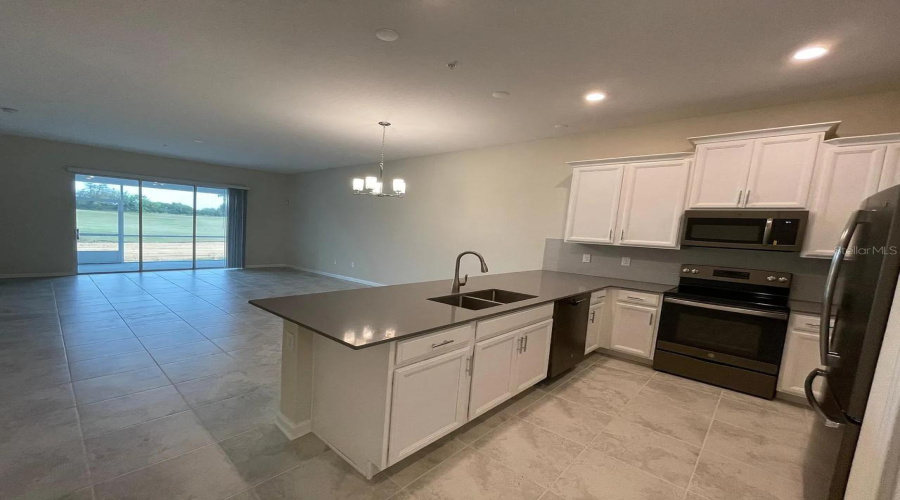 DAVENPORT, Florida 33896, 3 Bedrooms Bedrooms, ,2 BathroomsBathrooms,Residential,For Sale,OCEAN COURSE,0,MFRO6408573