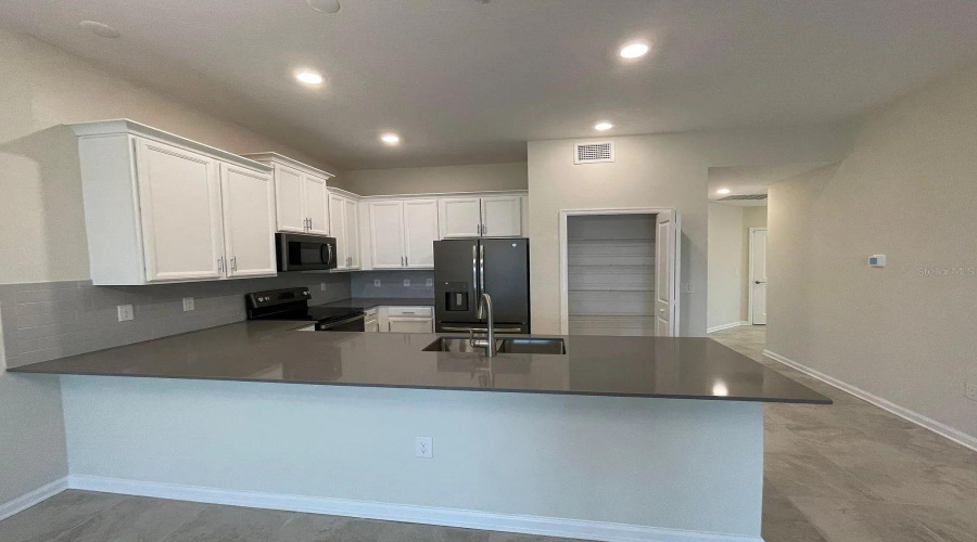 DAVENPORT, Florida 33896, 3 Bedrooms Bedrooms, ,2 BathroomsBathrooms,Residential,For Sale,OCEAN COURSE,0,MFRO6408573