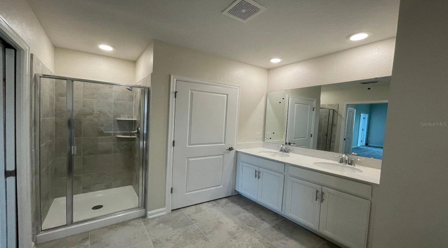 DAVENPORT, Florida 33896, 3 Bedrooms Bedrooms, ,2 BathroomsBathrooms,Residential,For Sale,OCEAN COURSE,0,MFRO6408573