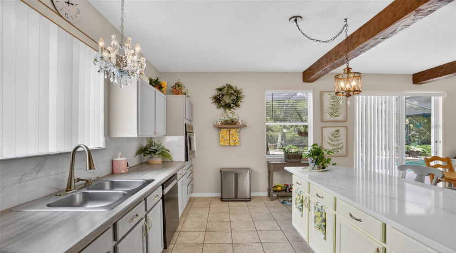 DAVENPORT, Florida 33896, 5 Bedrooms Bedrooms, ,4 BathroomsBathrooms,Residential,For Sale,SAND RIDGE,0,MFRO6409861