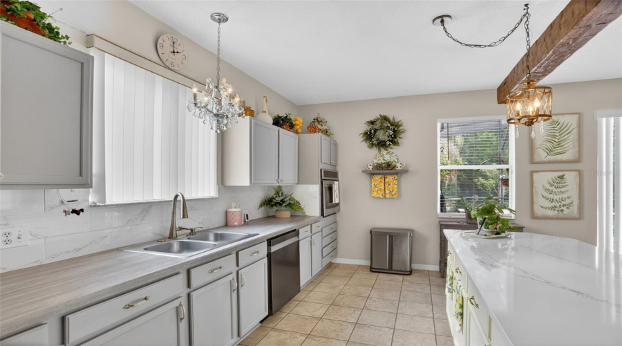 DAVENPORT, Florida 33896, 5 Bedrooms Bedrooms, ,4 BathroomsBathrooms,Residential,For Sale,SAND RIDGE,0,MFRO6409861