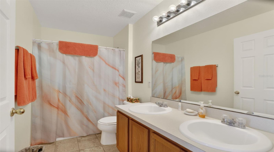 DAVENPORT, Florida 33896, 5 Bedrooms Bedrooms, ,4 BathroomsBathrooms,Residential,For Sale,SAND RIDGE,0,MFRO6409861