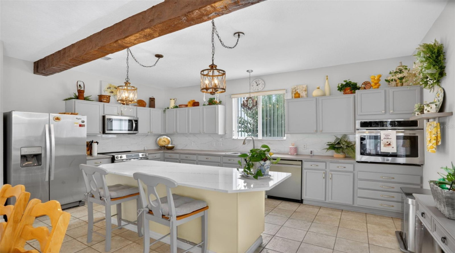 DAVENPORT, Florida 33896, 5 Bedrooms Bedrooms, ,4 BathroomsBathrooms,Residential,For Sale,SAND RIDGE,0,MFRO6409861