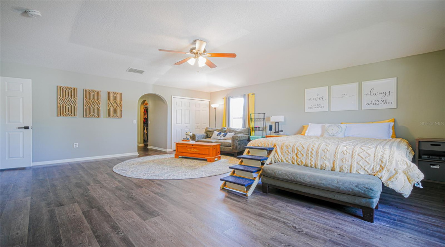 DAVENPORT, Florida 33837, 4 Bedrooms Bedrooms, ,3 BathroomsBathrooms,Residential,For Sale,LOBELIA,0,MFRO6410078