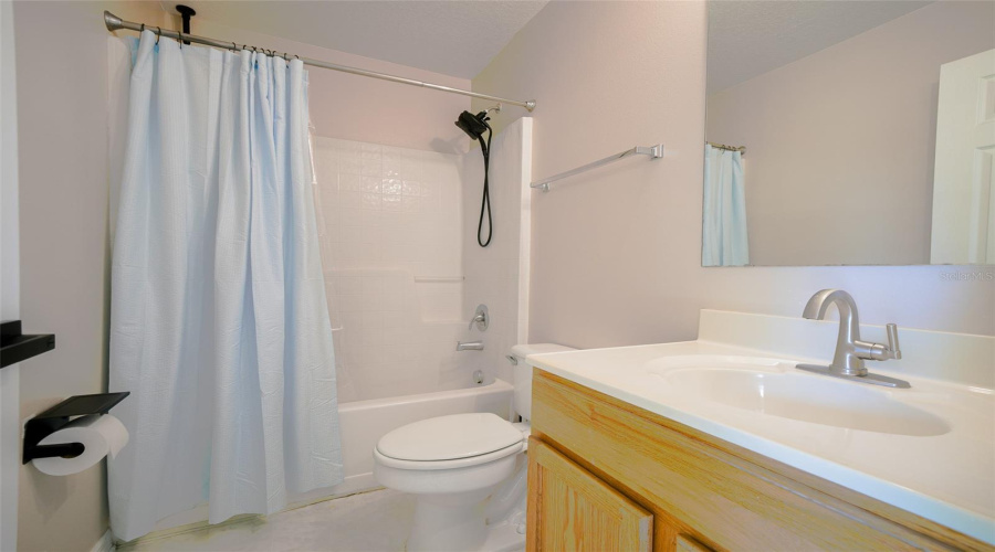 DAVENPORT, Florida 33837, 4 Bedrooms Bedrooms, ,3 BathroomsBathrooms,Residential,For Sale,LOBELIA,0,MFRO6410078
