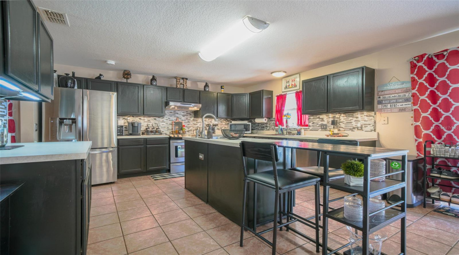 DAVENPORT, Florida 33837, 4 Bedrooms Bedrooms, ,3 BathroomsBathrooms,Residential,For Sale,LOBELIA,0,MFRO6410078