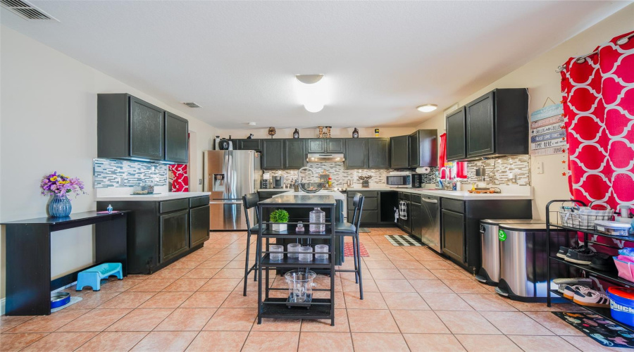 DAVENPORT, Florida 33837, 4 Bedrooms Bedrooms, ,3 BathroomsBathrooms,Residential,For Sale,LOBELIA,0,MFRO6410078